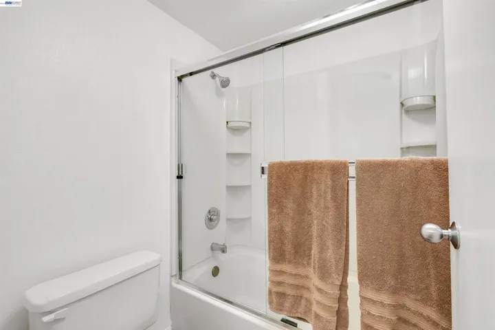 2505 Miramar Ave 114, Castro Valley, California 94546