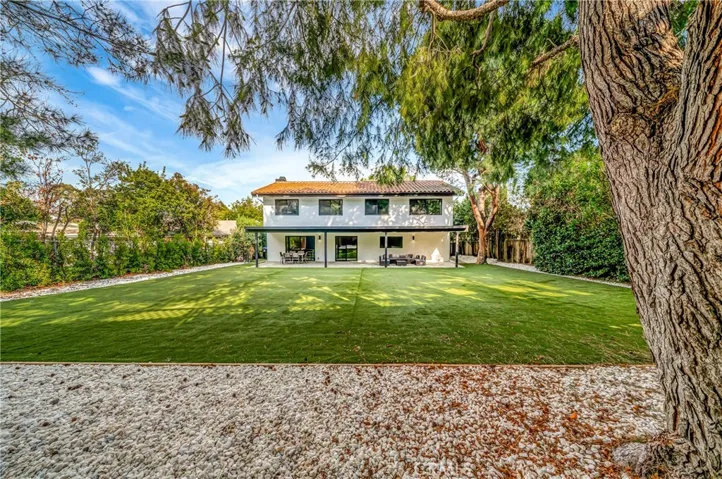 24445 Clipstone, Woodland Hills, California 91367