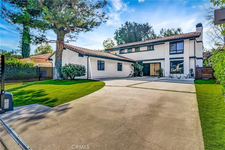 24445 Clipstone, Woodland Hills, California 91367