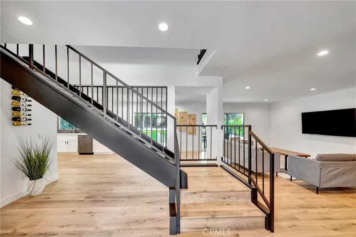 24445 Clipstone, Woodland Hills, California 91367