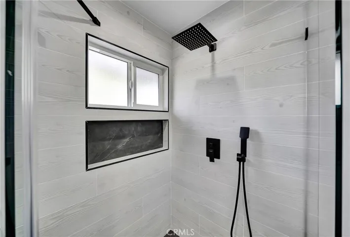 24445 Clipstone, Woodland Hills, California 91367