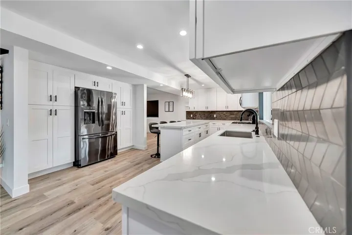 24445 Clipstone, Woodland Hills, California 91367
