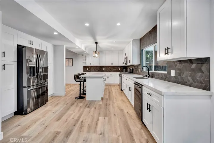 24445 Clipstone, Woodland Hills, California 91367