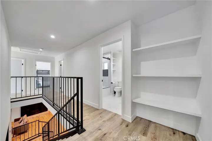 24445 Clipstone, Woodland Hills, California 91367