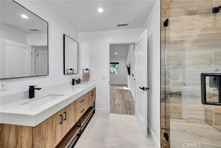 24445 Clipstone, Woodland Hills, California 91367