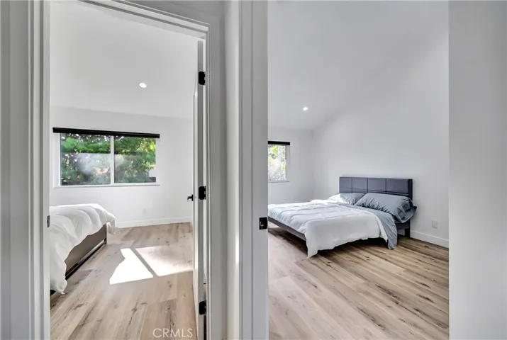 24445 Clipstone, Woodland Hills, California 91367