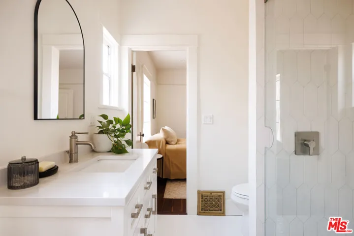 1419 Rolland Curtis Place, Los Angeles, California 90062