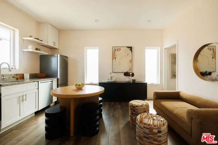 1419 Rolland Curtis Place, Los Angeles, California 90062
