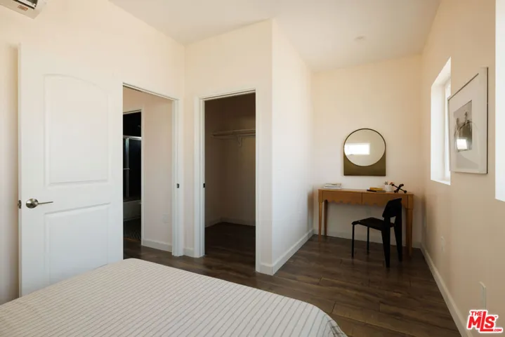 1419 Rolland Curtis Place, Los Angeles, California 90062