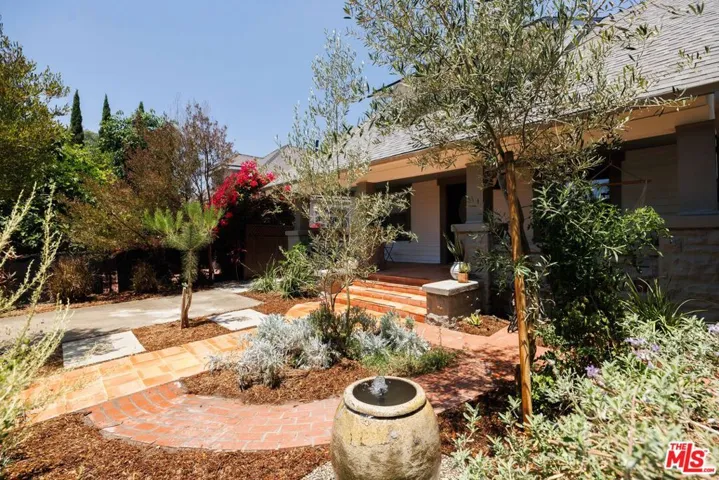 1419 Rolland Curtis Place, Los Angeles, California 90062