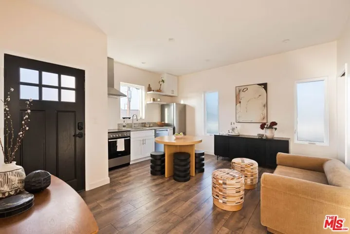 1419 Rolland Curtis Place, Los Angeles, California 90062