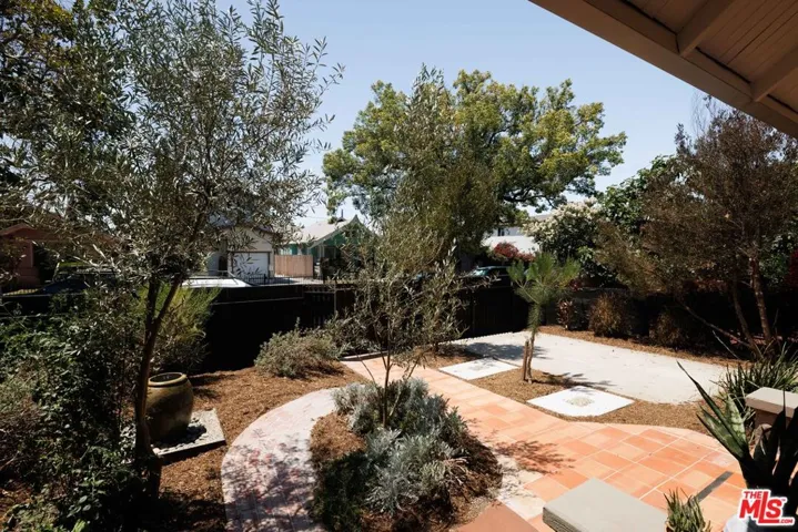 1419 Rolland Curtis Place, Los Angeles, California 90062