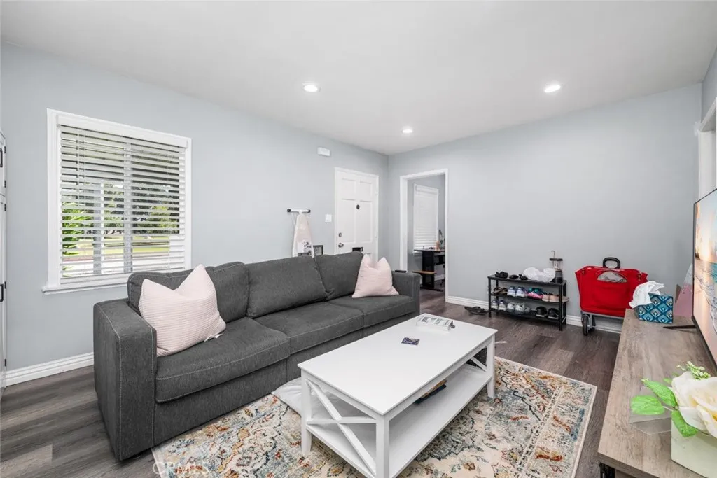 5139 E Carson Street, Long Beach, California 90808 — photo 5