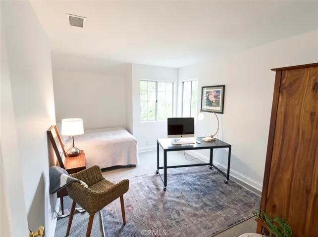 Imagine having the option to use an additional office or bedroom.