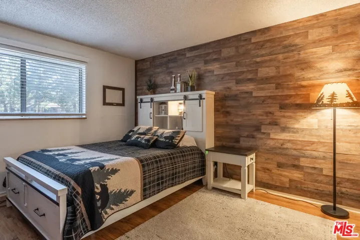 2499 Sierra Nevada Road R2, Mammoth Lakes, California 93546