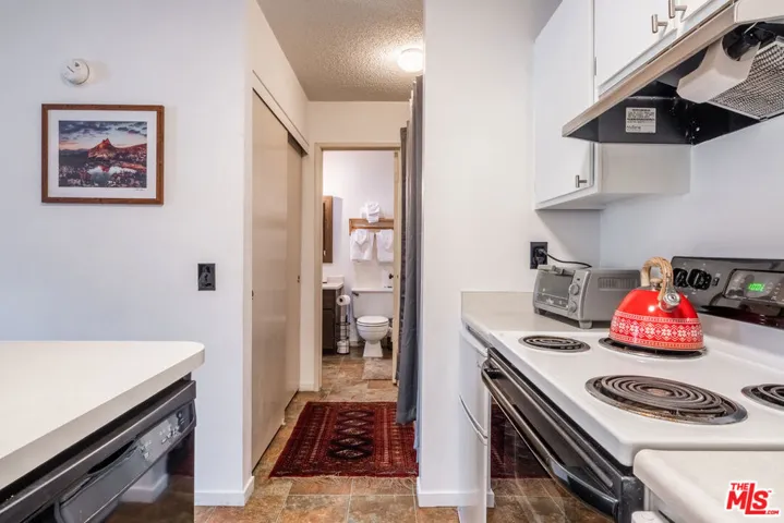 2499 Sierra Nevada Road R2, Mammoth Lakes, California 93546