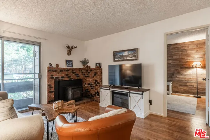 2499 Sierra Nevada Road R2, Mammoth Lakes, California 93546