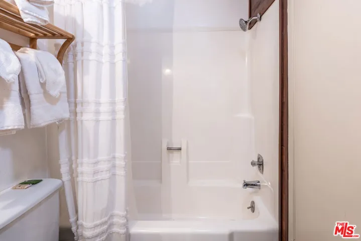 2499 Sierra Nevada Road R2, Mammoth Lakes, California 93546