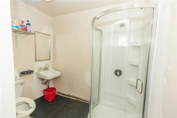 6729 Greenleaf, Whittier, California 90601