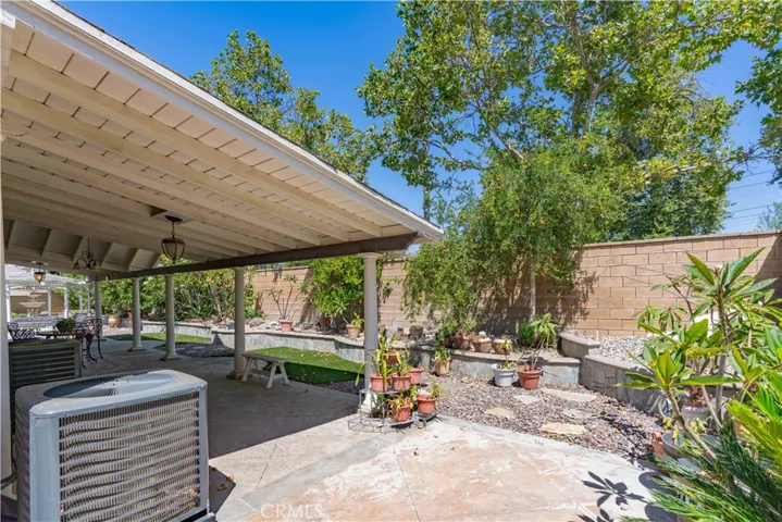 14026 Rio Lobo, Eastvale, California 92880