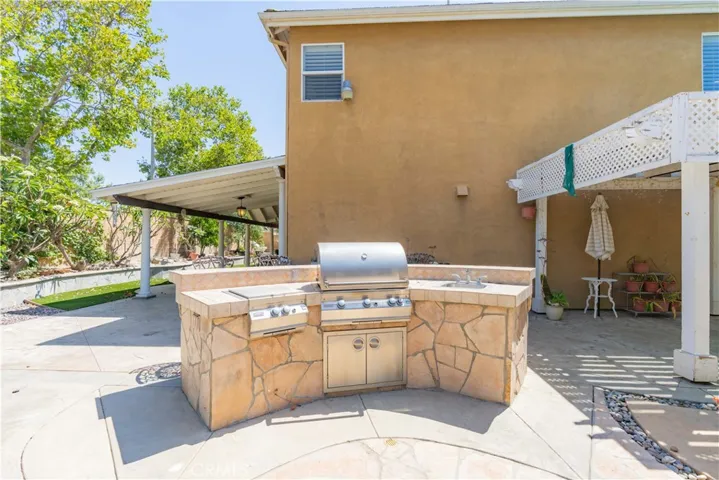 14026 Rio Lobo, Eastvale, California 92880