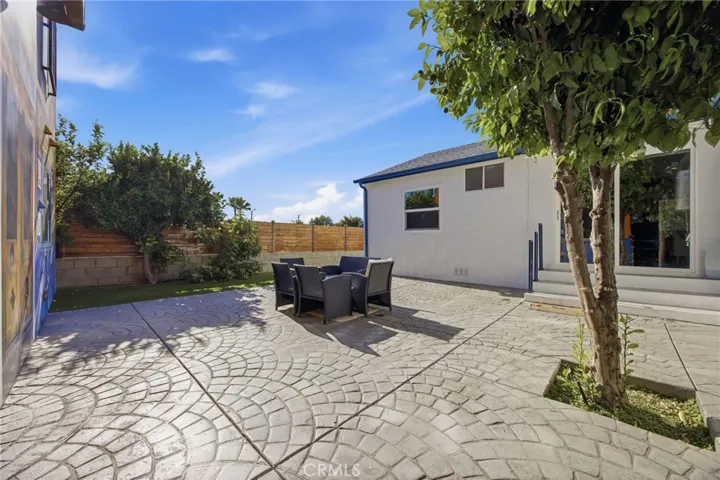 17660 Martha Street, Encino, California 91316