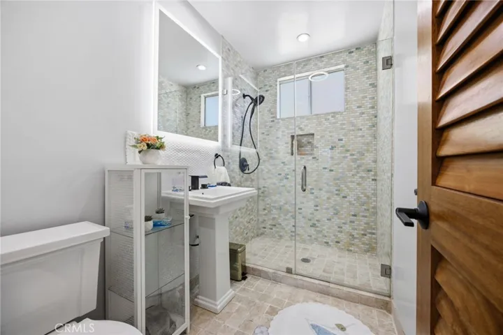 17660 Martha Street, Encino, California 91316