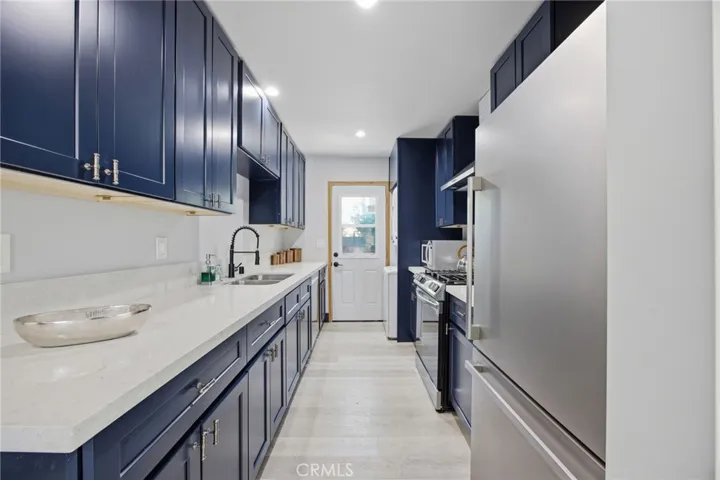 17660 Martha Street, Encino, California 91316