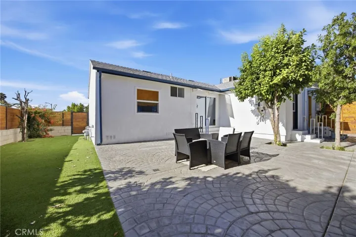 17660 Martha Street, Encino, California 91316