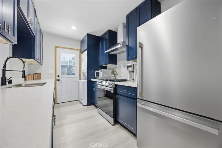 17660 Martha Street, Encino, California 91316