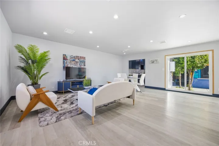 17660 Martha Street, Encino, California 91316