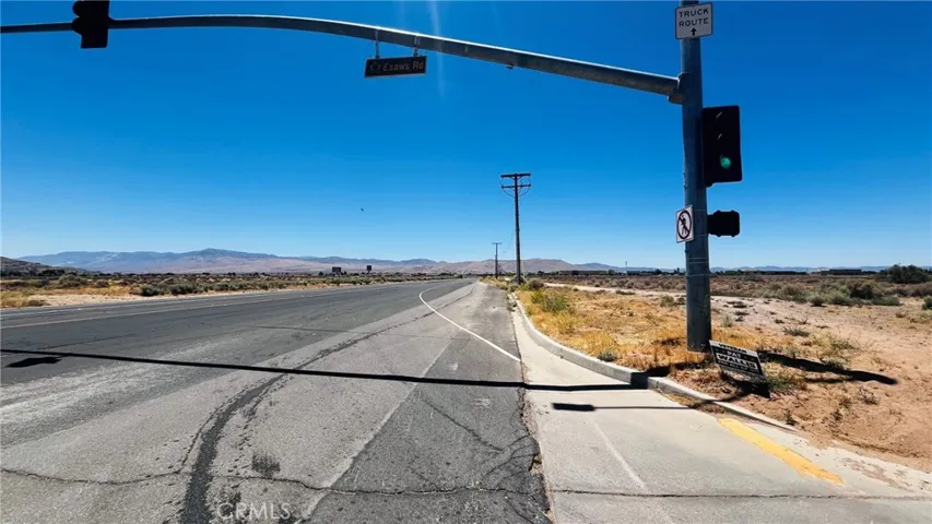3112721 28 Central Road, Apple Valley, California 92307