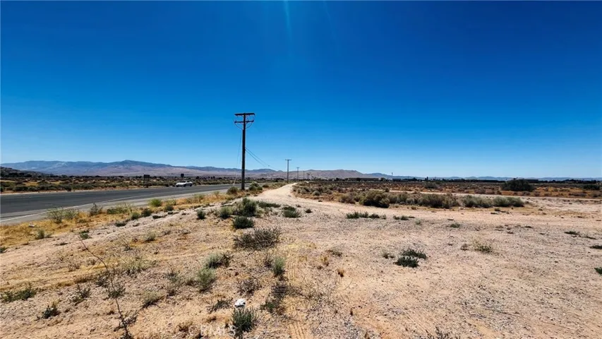 3112721 28 Central Road, Apple Valley, California 92307