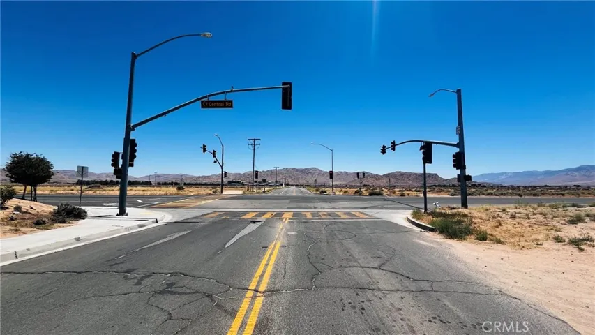 3112721 28 Central Road, Apple Valley, California 92307