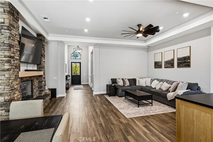 29800 Redwood Drive, Canyon Lake, California 92587