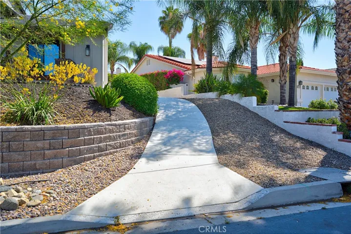 29800 Redwood Drive, Canyon Lake, California 92587