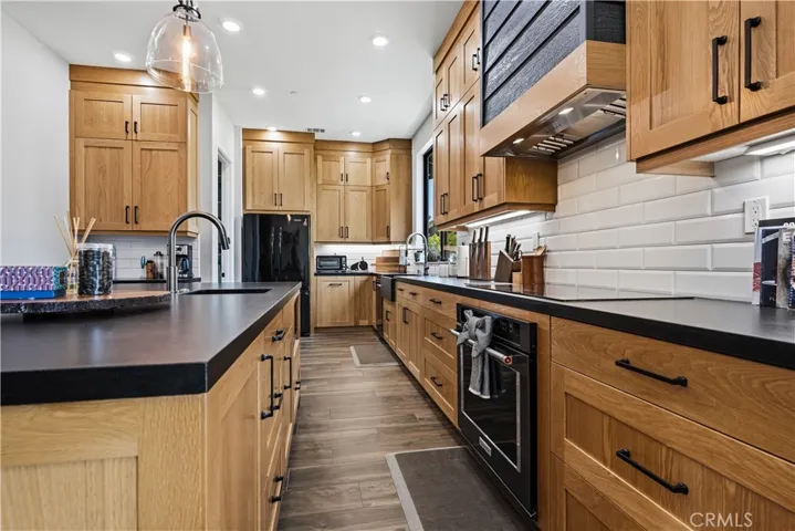 29800 Redwood Drive, Canyon Lake, California 92587
