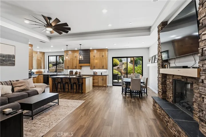 29800 Redwood Drive, Canyon Lake, California 92587