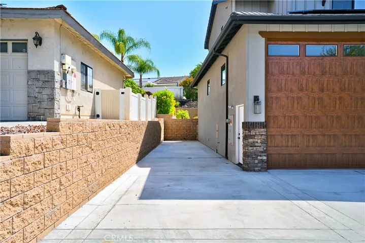 29800 Redwood Drive, Canyon Lake, California 92587