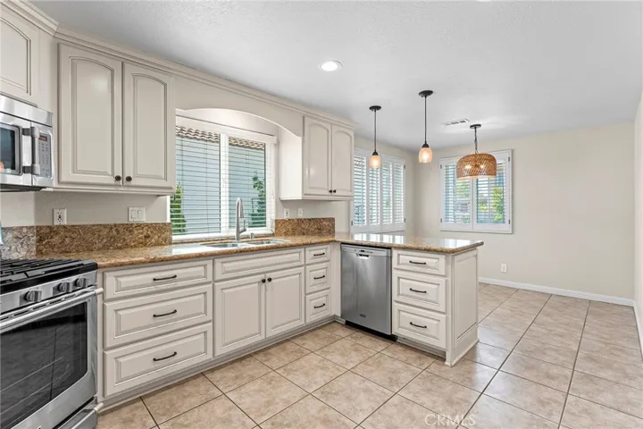 40361 Via Amapola, Murrieta, California 92562