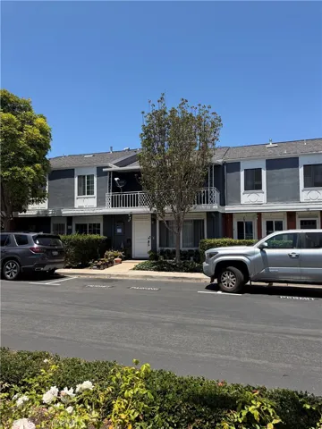 117 Yorktown, Costa Mesa, California 92626