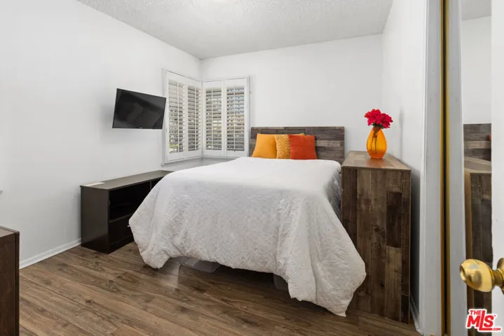 11619 Daleside Avenue, Hawthorne, California 90250