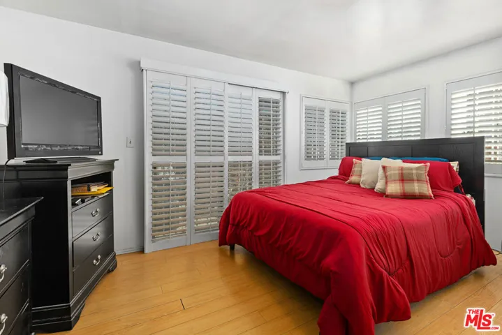 11619 Daleside Avenue, Hawthorne, California 90250