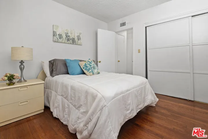 11619 Daleside Avenue, Hawthorne, California 90250