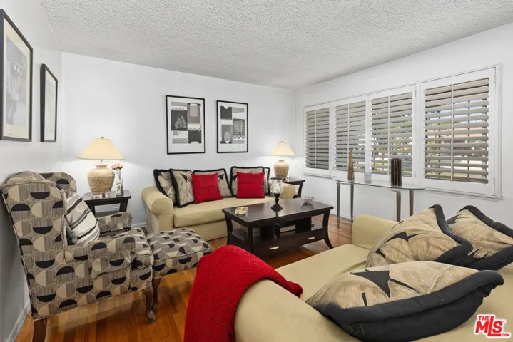 11619 Daleside Avenue, Hawthorne, California 90250