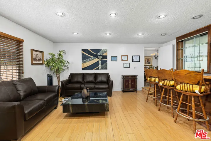11619 Daleside Avenue, Hawthorne, California 90250