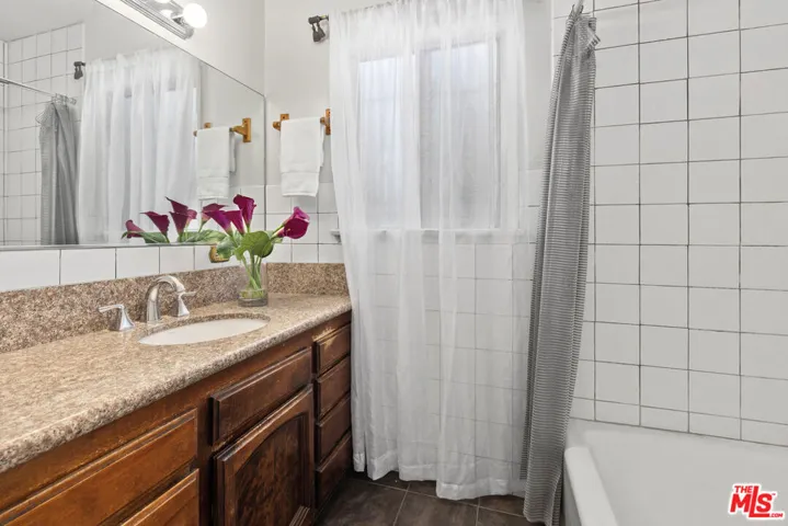 11619 Daleside Avenue, Hawthorne, California 90250