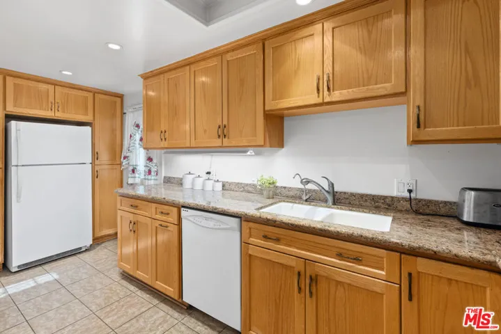 11619 Daleside Avenue, Hawthorne, California 90250