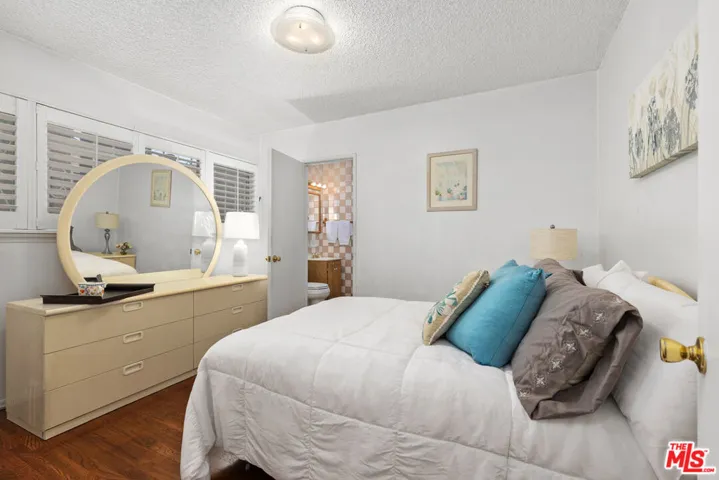 11619 Daleside Avenue, Hawthorne, California 90250
