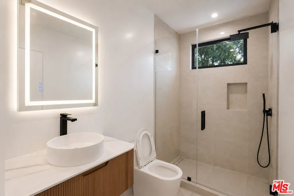 Second bedroom bathroom Second bedroom bathroom